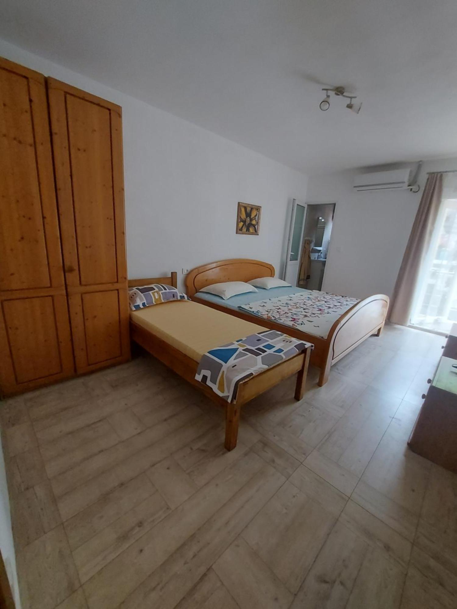 Hotel Casa Dalys à Orşova Extérieur photo