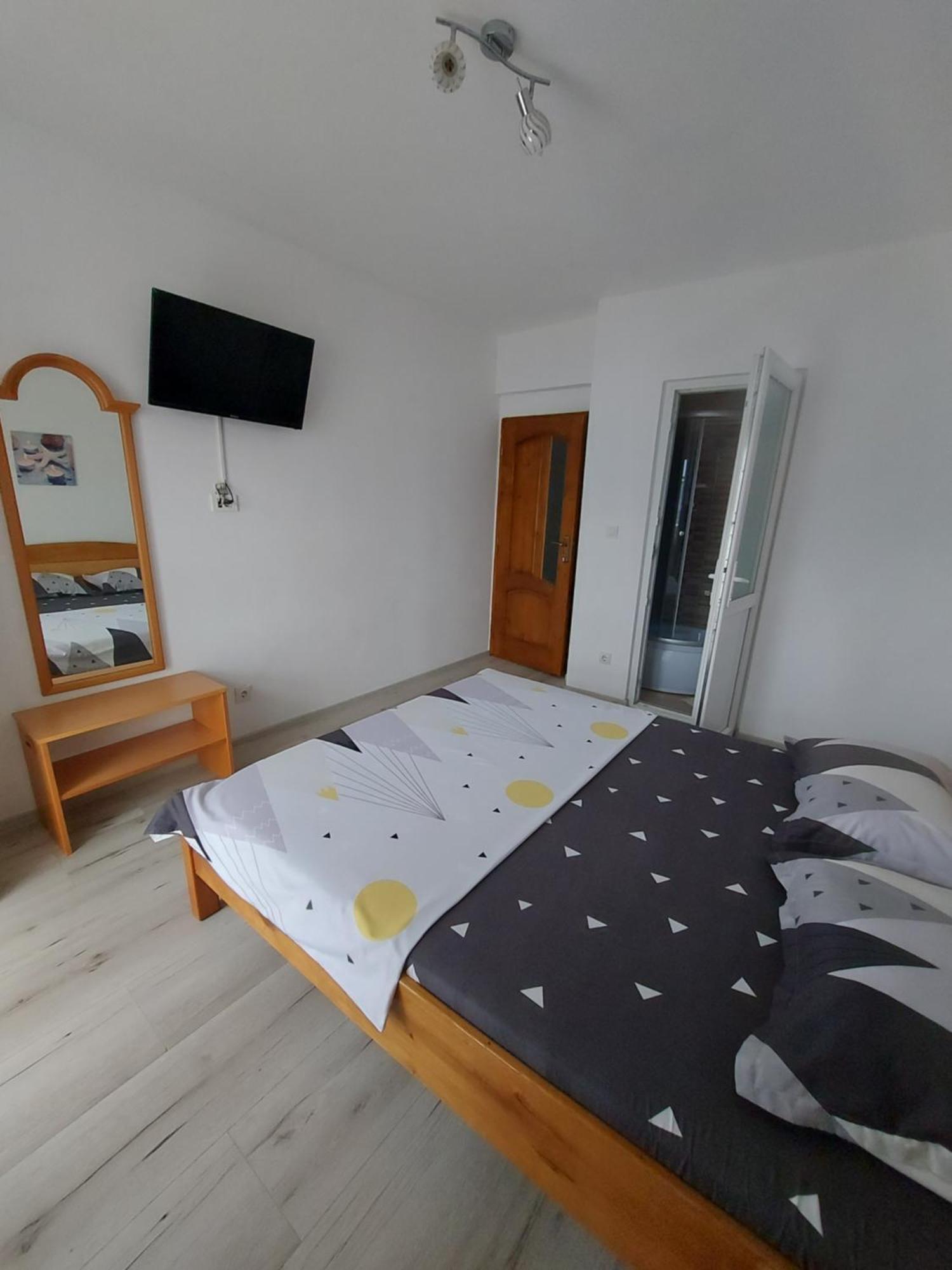 Hotel Casa Dalys à Orşova Extérieur photo
